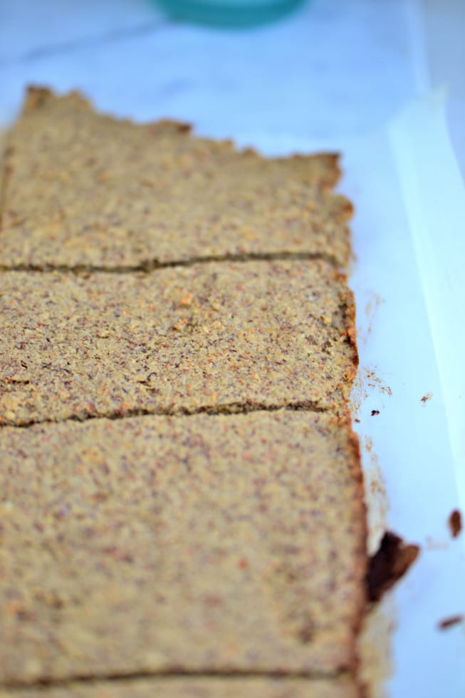 This Paleo Pizza Crust is made from mushrooms and is easy to serve for dinner.